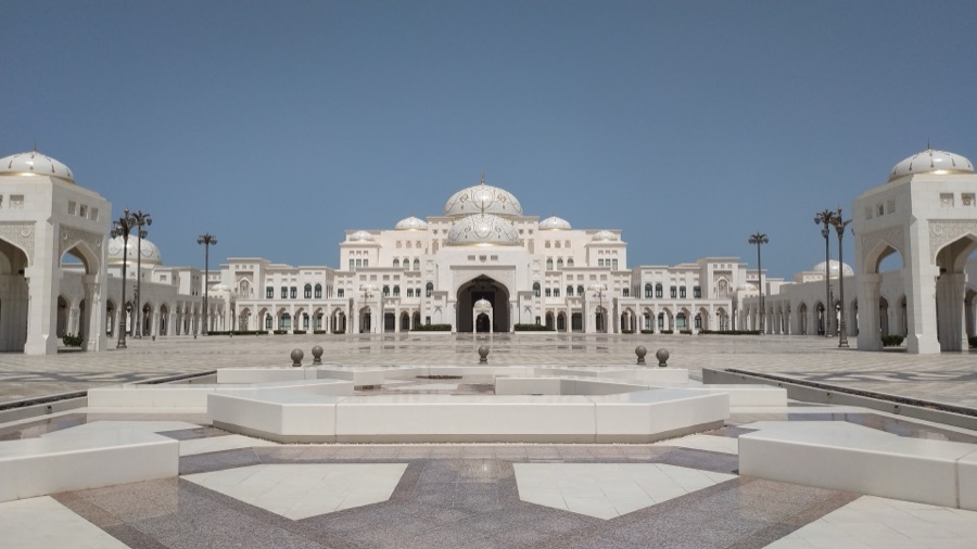 Abu Dhabi (UAE) royal wealth story