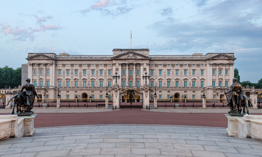 United Kingdom royal wealth story